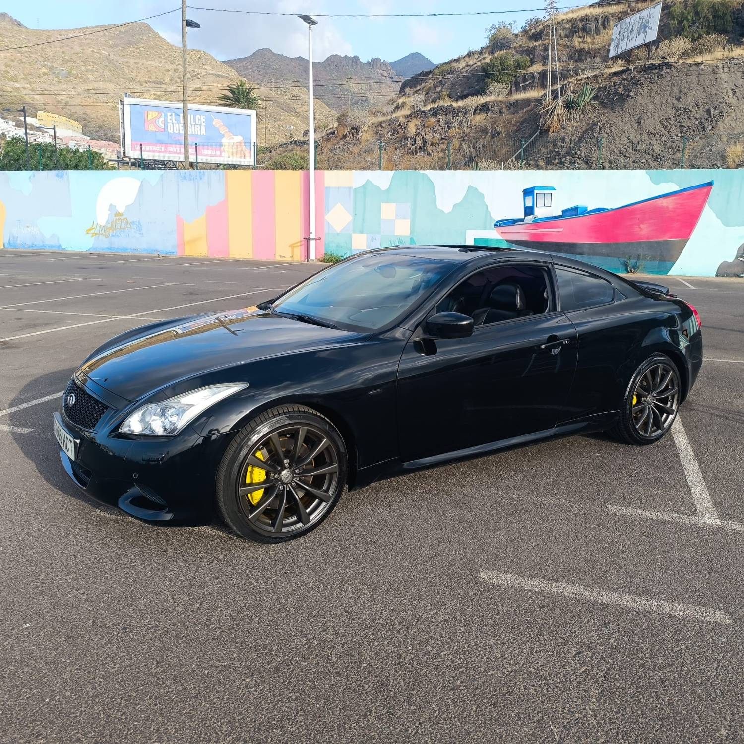 Infiniti G37 2011 negro, procedente de la península