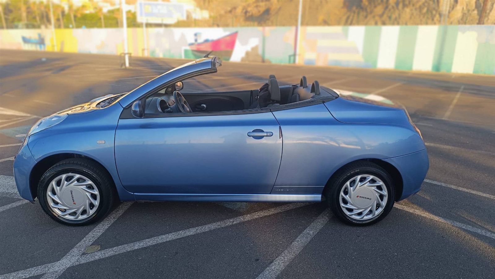 Nissan Micra Descapotable 2006 azul metalizado, procedente de la península